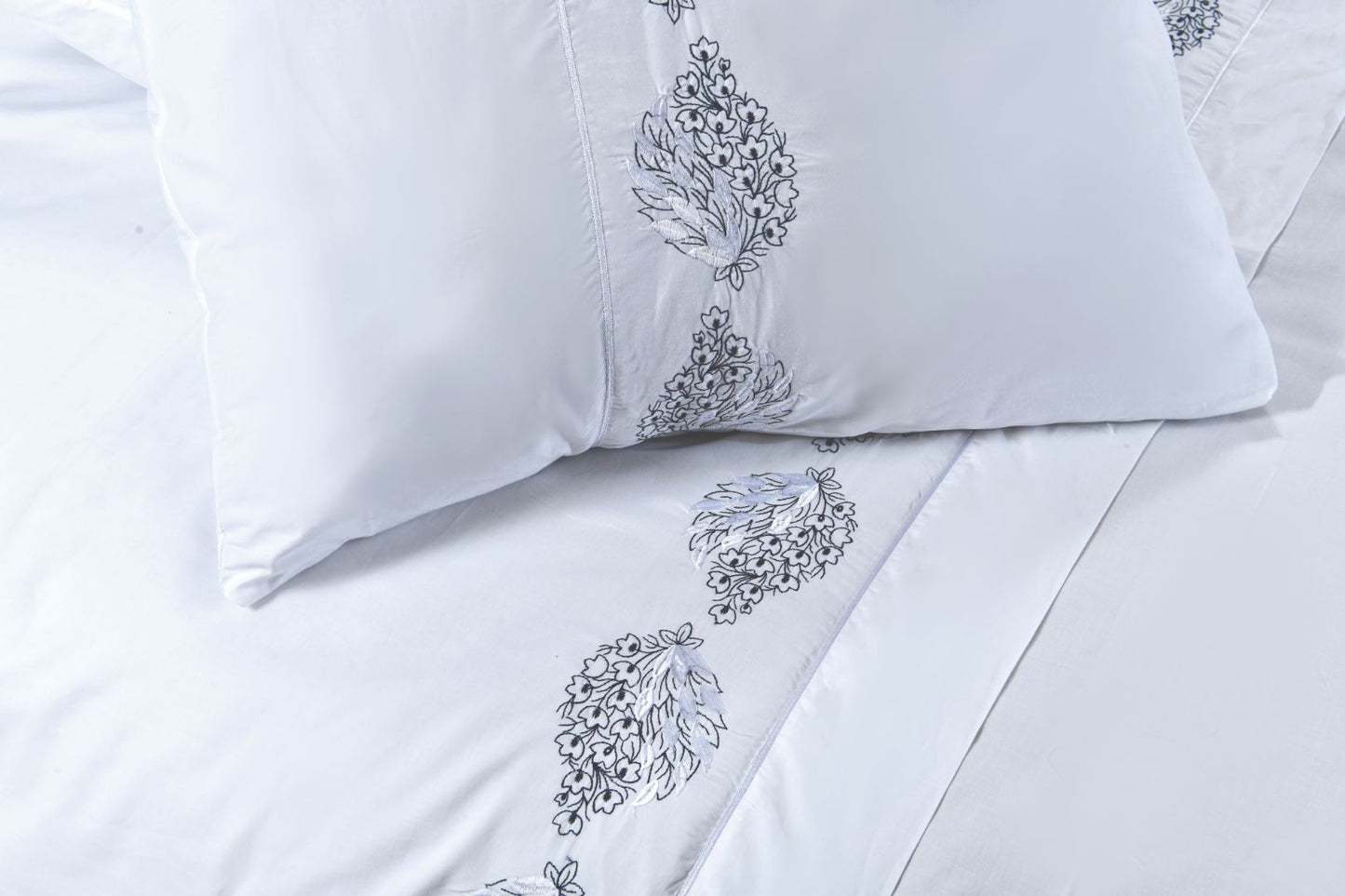 Bed sheet set with Embroidery color 3 pcs set,100%cotton, 1 KING Flat Sheet ,2 Standard Pillowcases