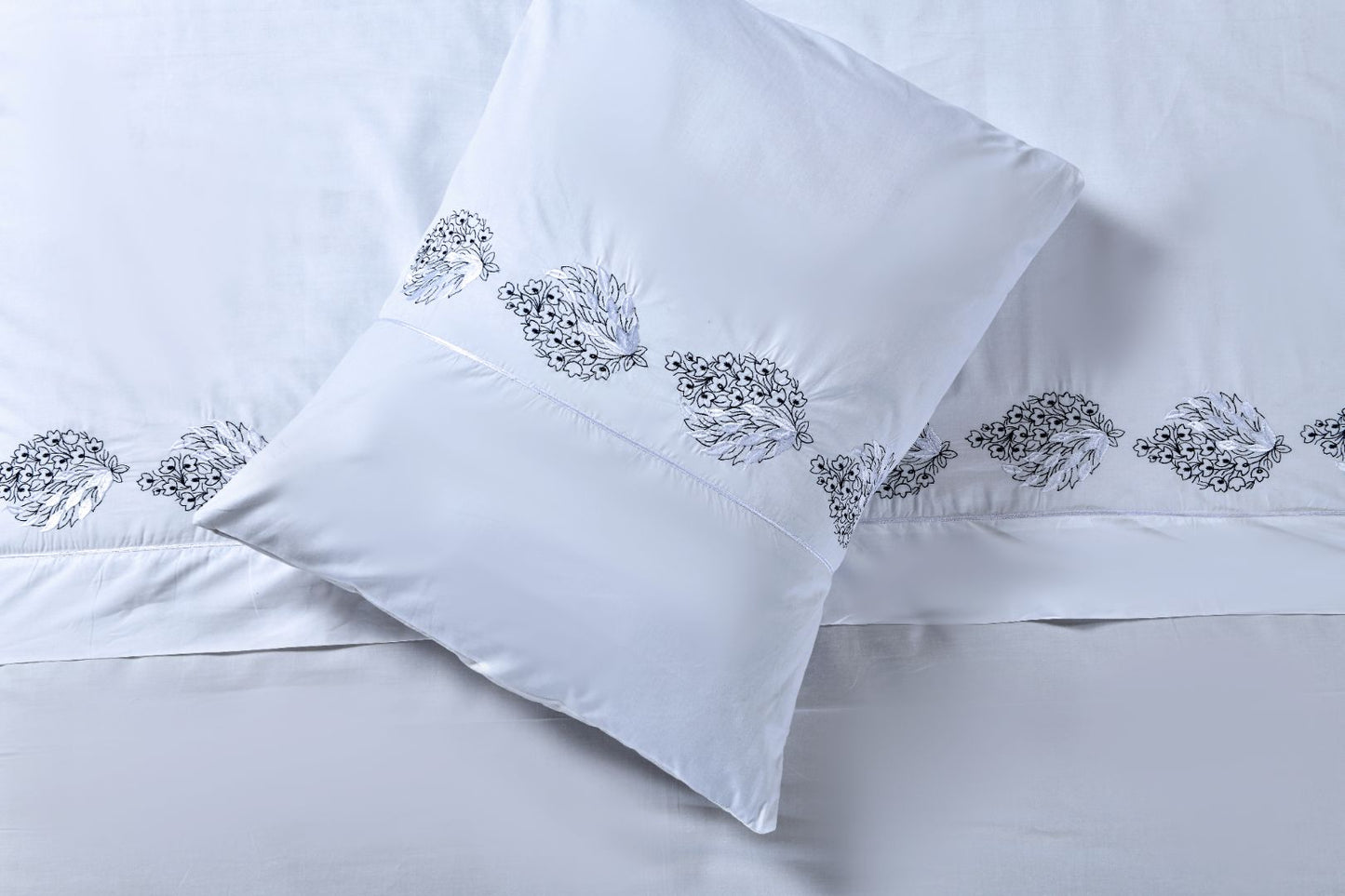 Bed sheet set with Embroidery color 3 pcs set,100%cotton, 1 KING Flat Sheet ,2 Standard Pillowcases