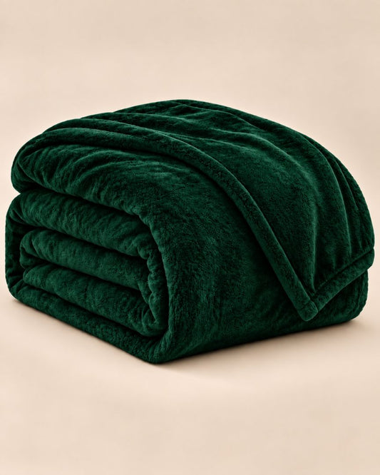 Hélène MOU Fluffy Sofa & Bed Blanket Dark Green.