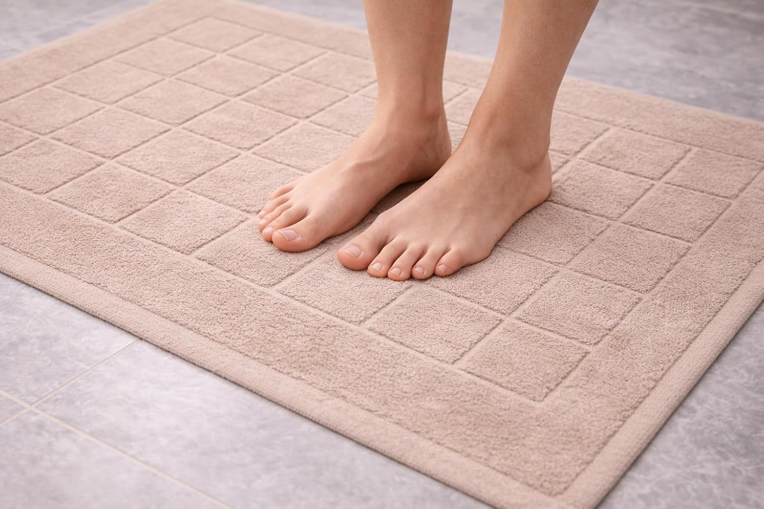 Helene MOU Bath Mat Towel - 100% Cotton 1 Pc Absorbent Bathmat - Quick Dry Bath Mats for Bathrooms, 50 x 70 cm.