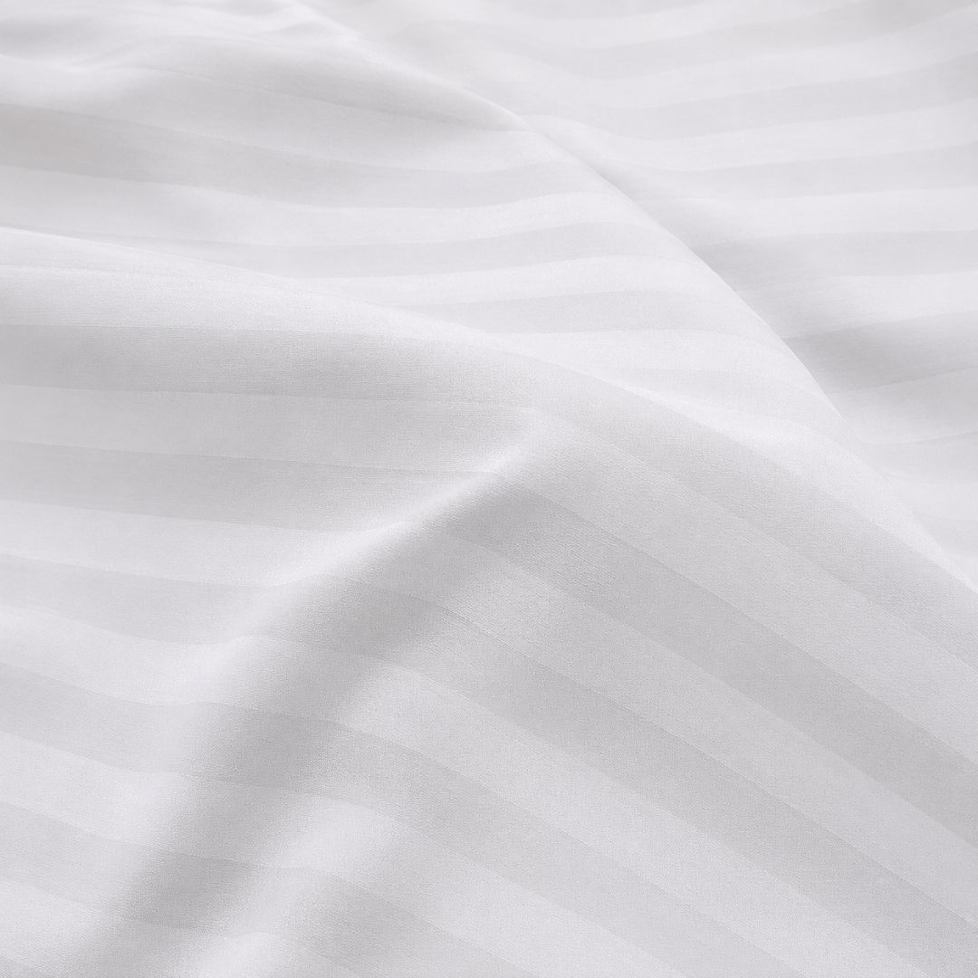 Premium Quality Fitted Sheet and Pillowcase Set of 3 Pcs size 2 pillow cases size 50x70 cm , 120x200 cm.